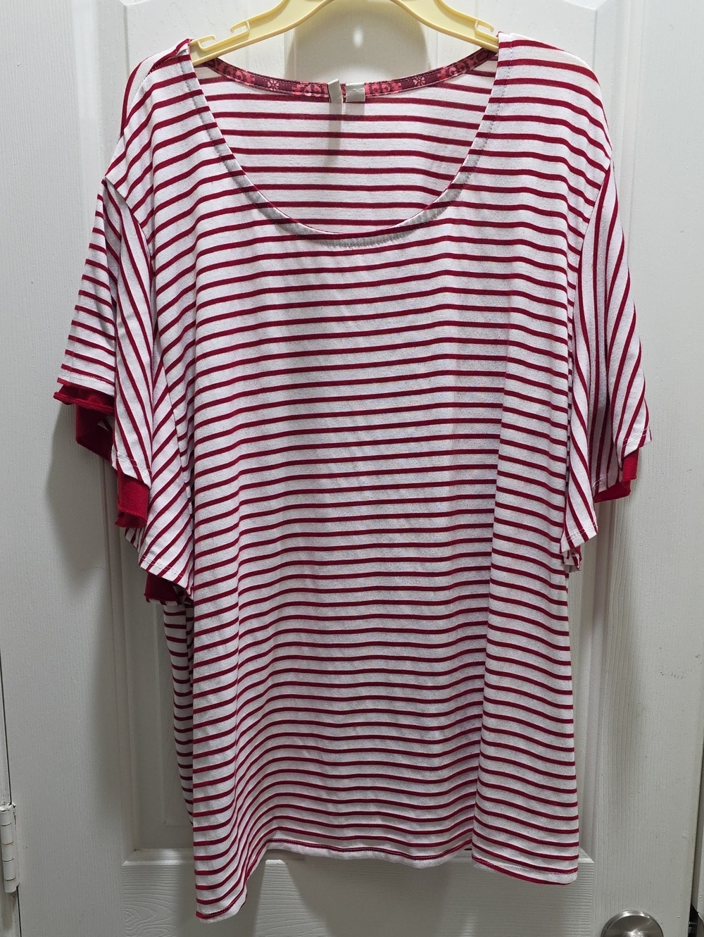 Women's Red & White Striped Scoop Neck Top